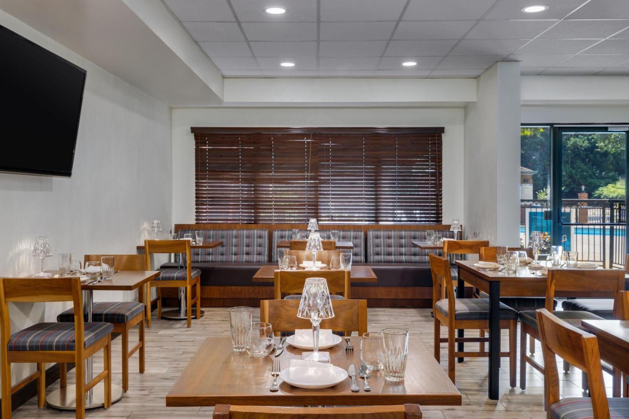 Four Points By Sheraton Greensboro Airport Luaran gambar